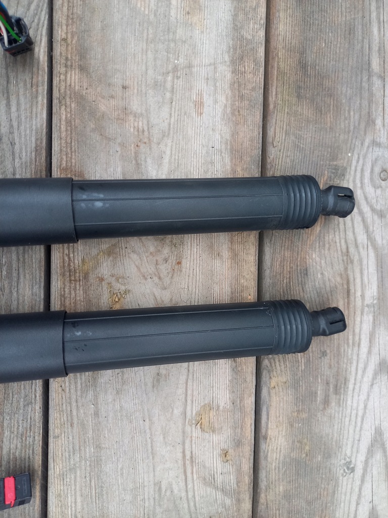 фото №4, Audi a5 8w siłowiniki крышки задняя orginał 8w8827861a