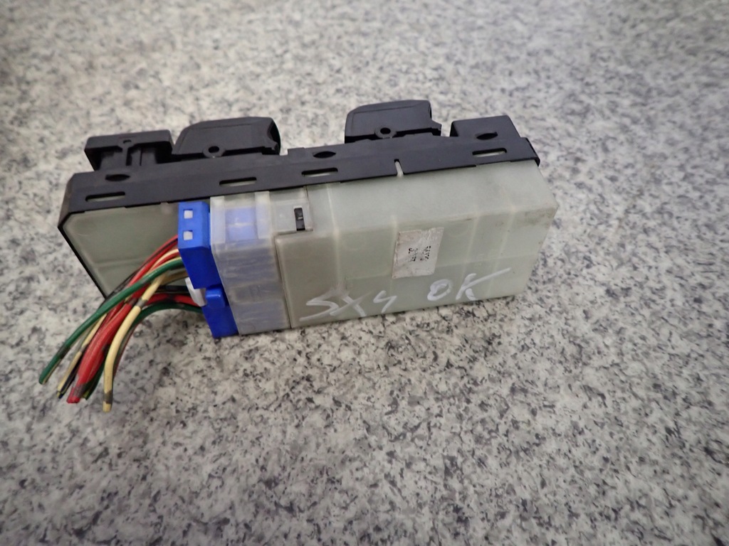 фото №5, Suzuki sx4 06-13 переключатель стекло левый панель