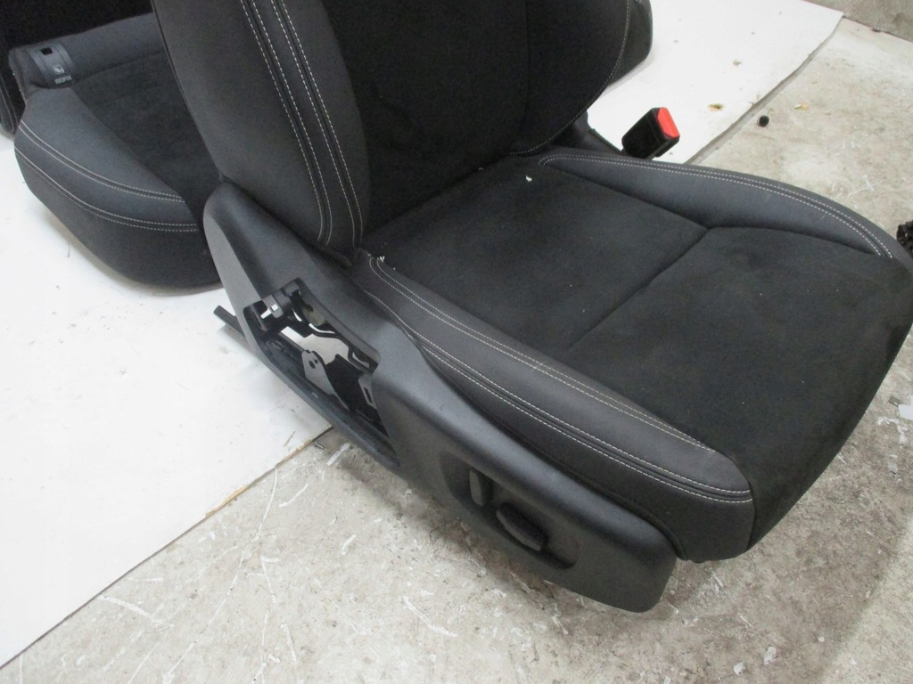 фото №13, Обивка сиденья заднее сиденье pół кожа range rover velar 18r