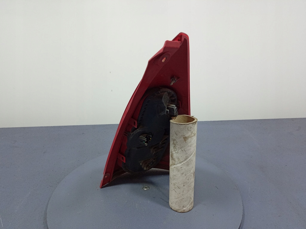 фото №7, Peugeot 107 05- лампа задняя левая задняя 81560-0h040