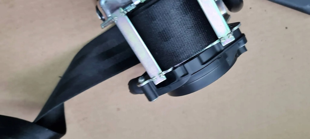 фото №10, A4 b9 8w pas безопасности левый перед 8w0857705 v04 a5 8w