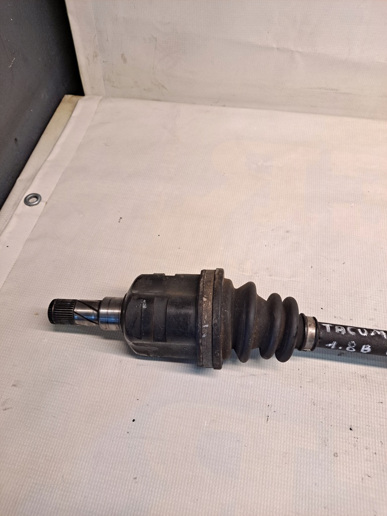 Приводной вал левая daewoo tacuma 1.8b в Украине