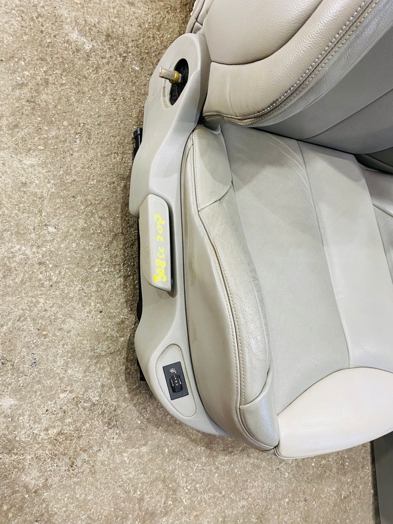 фото №7, Сидіння заднє сидіння світла шкіра шкіряний обшивки peugeot 308 cc cabrio