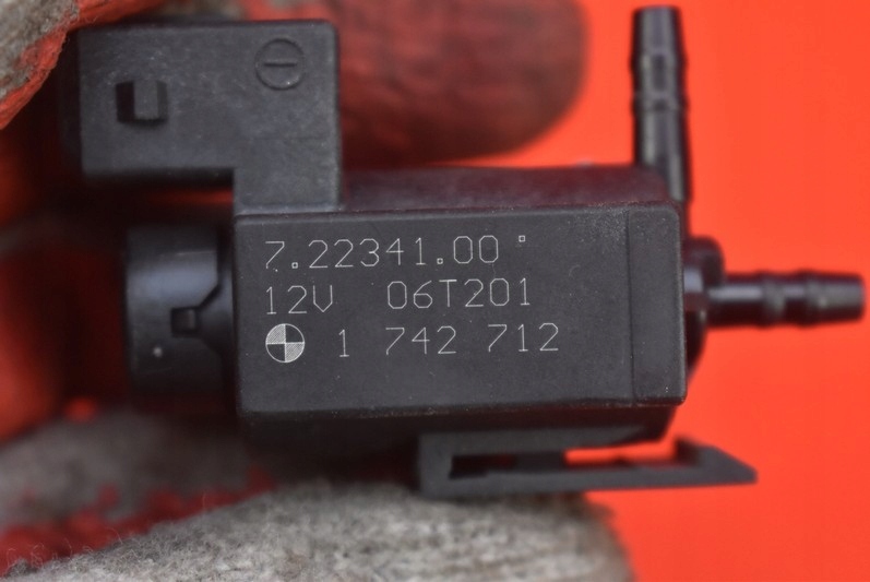 фото №8, Клапан вакуумa 1742712 bmw e90 e91 3.0i 257 km 04-12