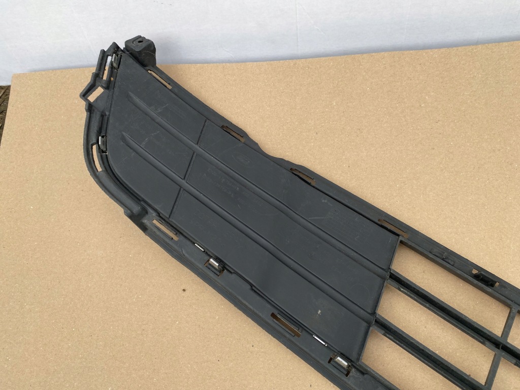 Решётка бампера перед em2b-17k945-n ford s-max mk2 Киев