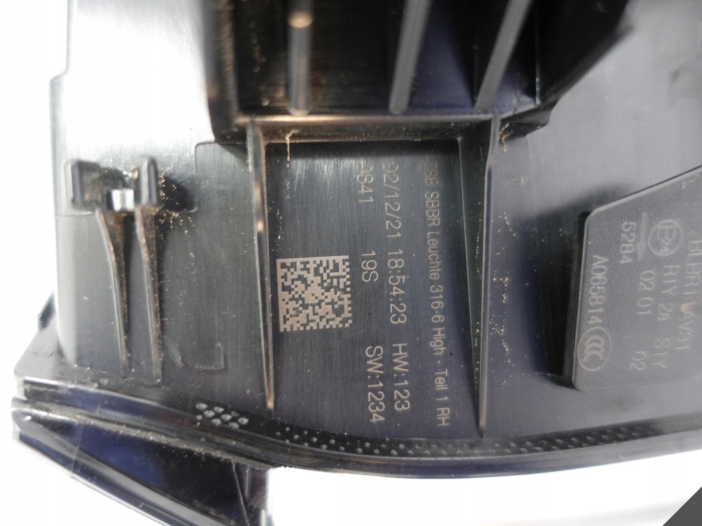 фото №10, Vw id.4 id4 11a 20- лампа led high iq.light права