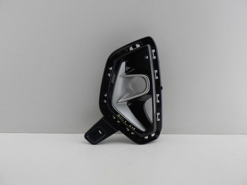 фото №1, Kia stonic lift 2020- решётка рамка левая