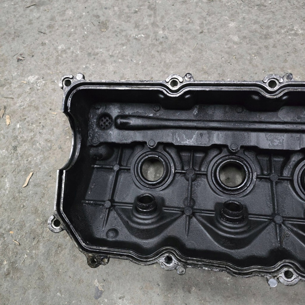 фото №5, Оригинальная крышка клапанов toyota avensis t250