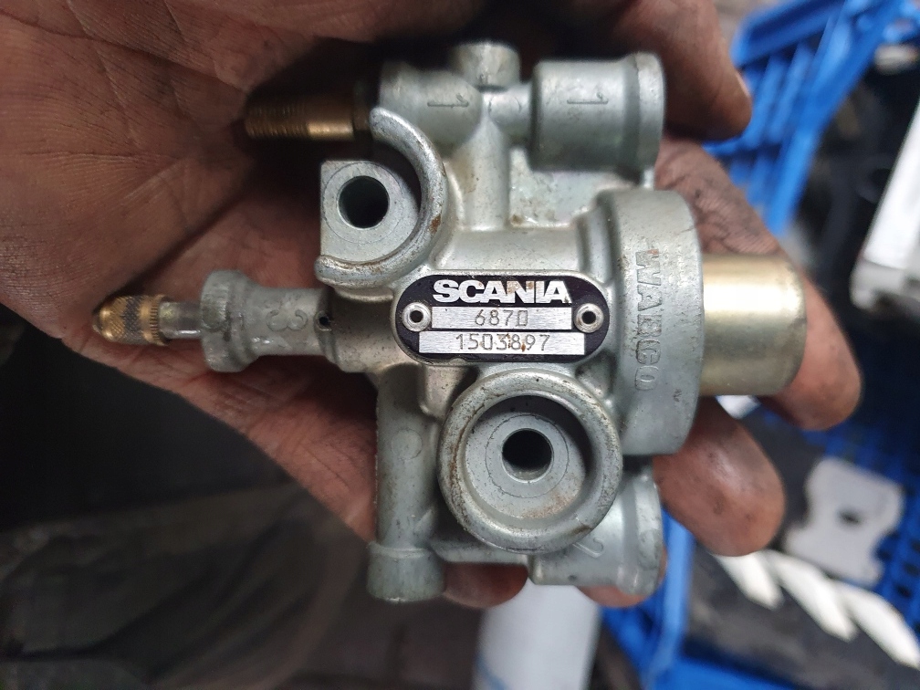 фото №9, Лампа стельовий scania 4 iv 114 l niska 2000r 380