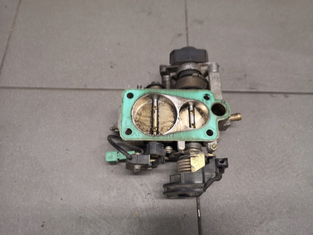 фото №1, Дроссельная заслонка audi a6 c4 2.6 abc 078063r