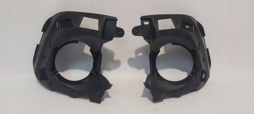 фото №1, Направляющая кронштейн противотуманной фары левый перед trafic iii 3