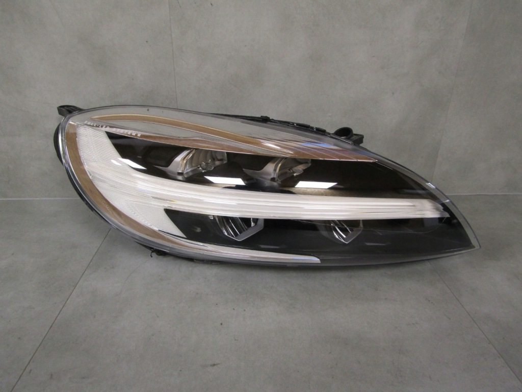 Купить Фара перед volvo v40 2 2 рестайлинг  full led 16-19 rh правый  31677023