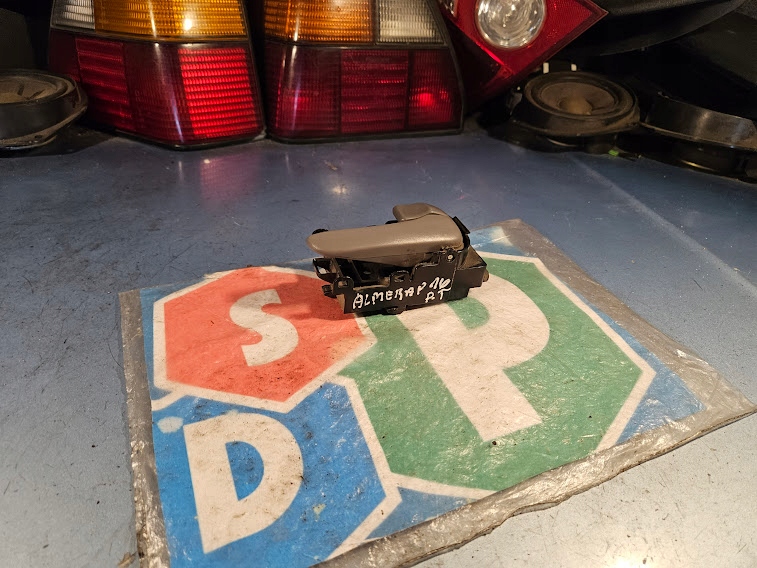 фото №5, Ручка внутренняя правая p/t nissan almera n16