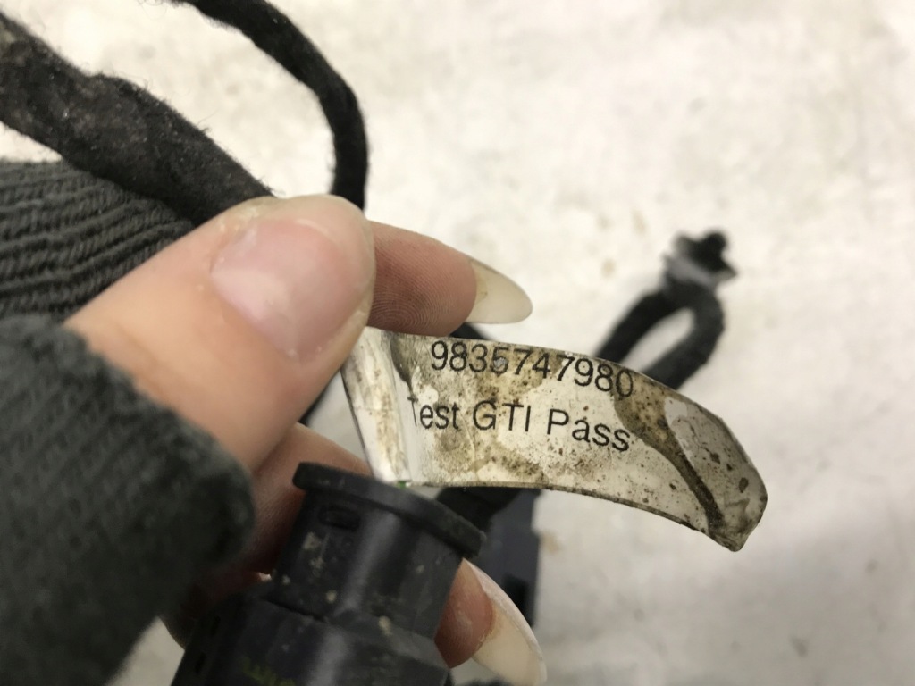 фото №7, Peugeot ii кнопка открывания крышки 9820395580