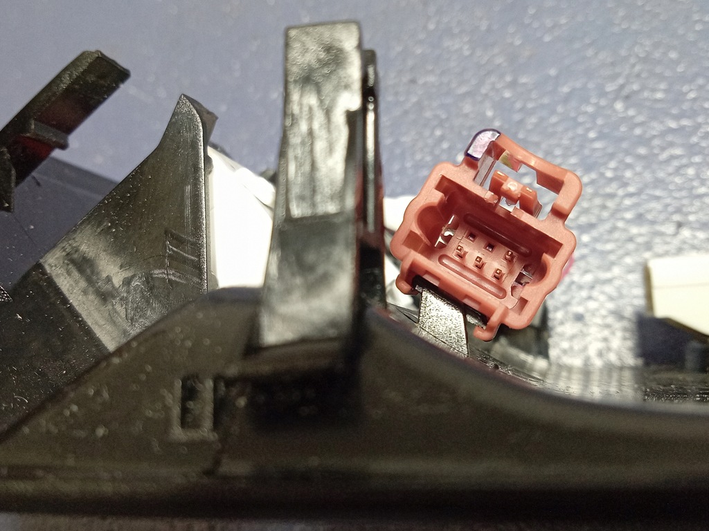 фото №4, Renault clio v 19- лампа стельовий перед led 969803518r