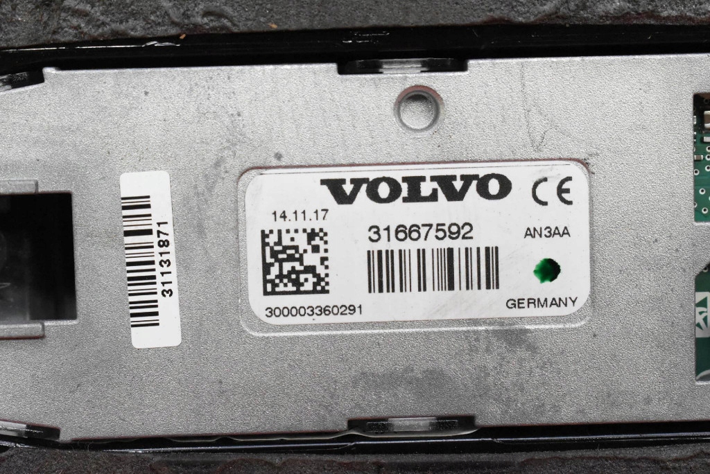 фото №6, Антена плавник 717-46 31667592 volvo s40 2 ii lift 16-20