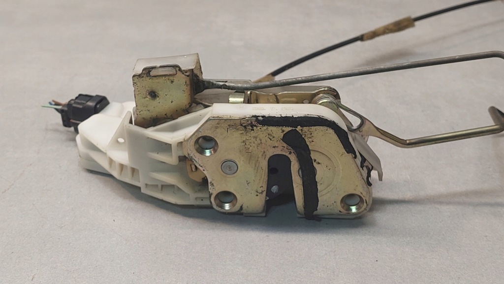 фото №4, Замок дверь левый перед space wagon iii 2.4 gdi