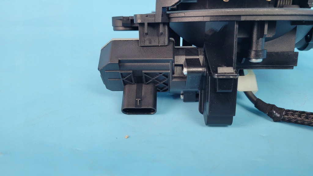 Mercedes eqa 250 21r ручка кришки багажника a0997503300 камера a0009056206 Ціна