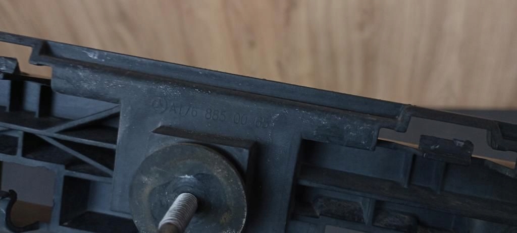 Mercedes a-klasa w176 кронштейн  кронштейн бампера задний заднего a1768850065 Киев