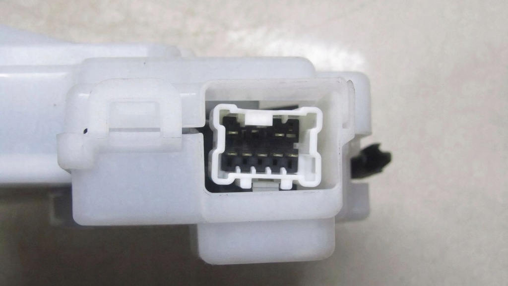 фото №5, Nissan x-trail t32 замок крышки багажника 2178404 14-