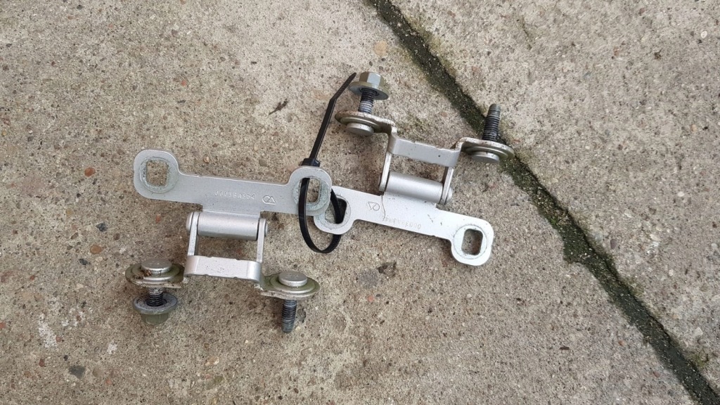 фото №1, Комплект 2 szt. петля крышки jeep patriot 06-16r