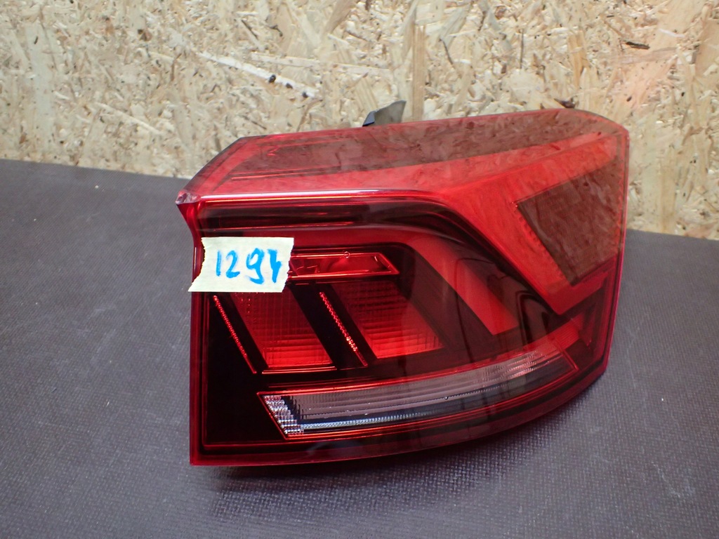 фото №1, Лампа задняя правая vw t roc t-roc led