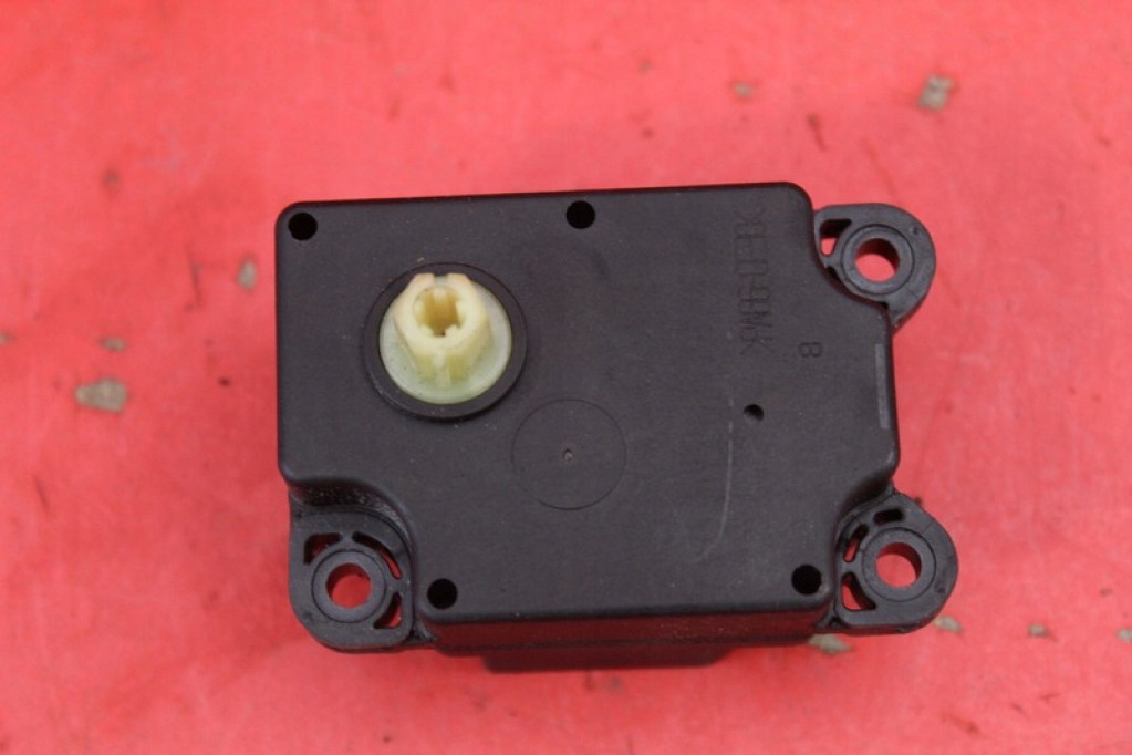 фото №6, Моторчик отопителя 30676511 volvo v70 2 ii 2.4 d 126 km 04-08