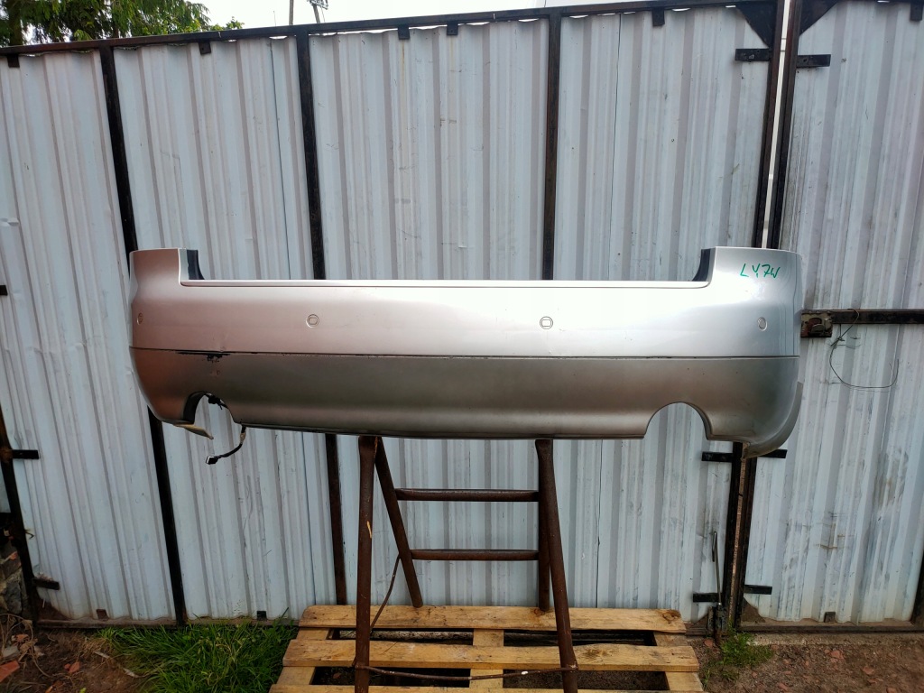 фото №1, Бампер задняя audi a4 b6 kombi цвет ly7w 2 трубы