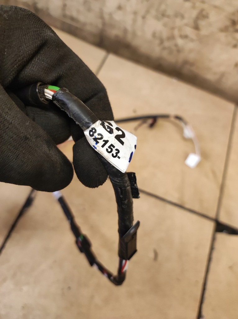 фото №5, Электропроводка жгут шланг кабели дверь правый задняя hilux viii 8 5d