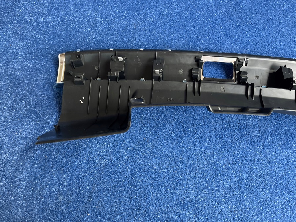 фото №8, Audi q8 sq8 rsq8 защита порог багажника 4m8864483a обивка поперечина заднего