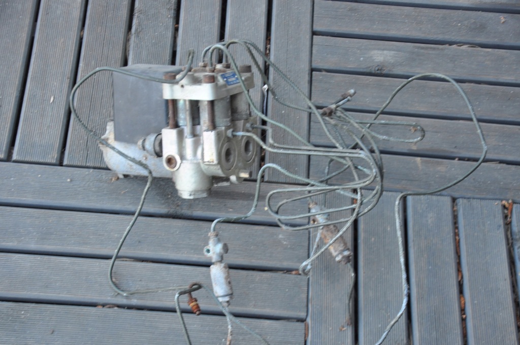 фото №5, Bmw e24 3.5 csi насос abs 0265201006