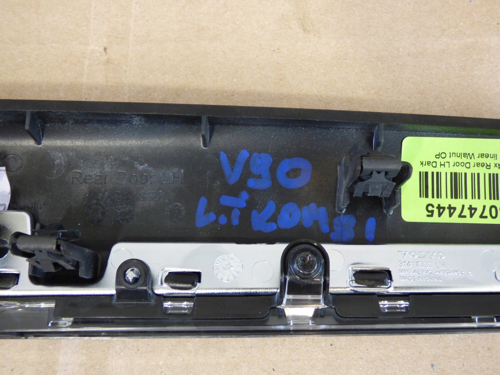 фото №5, Молдинг накладка обивка дверь задняя volvo v90 ii