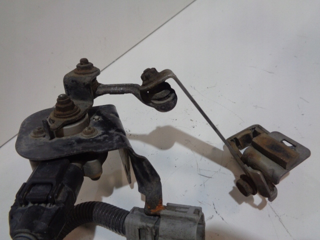 фото №6, Датчик вирівнювання ксенон перед avensis ii t25 82821-12430