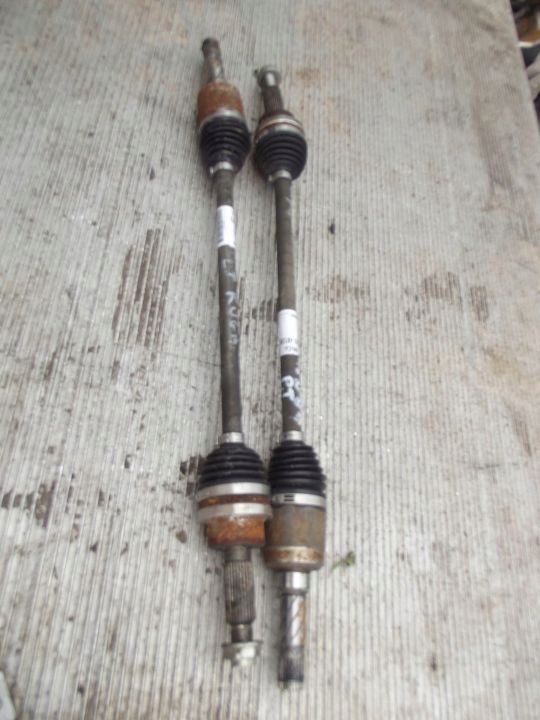 Купити Привідний вал ліва задні ford kuga mk2 2.0 tdci 4x4 2017