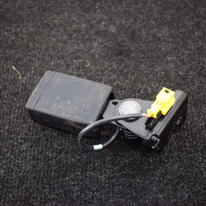 фото №6, Mercedes-benz gla-class x156 задня ліва пряжка поперечина безпеки