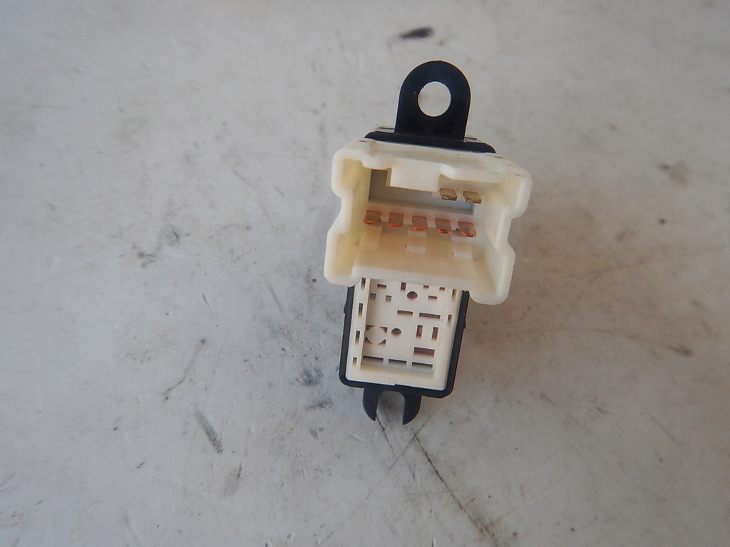 фото №8, Nissan titan armada 5.6 перемикач скло задня