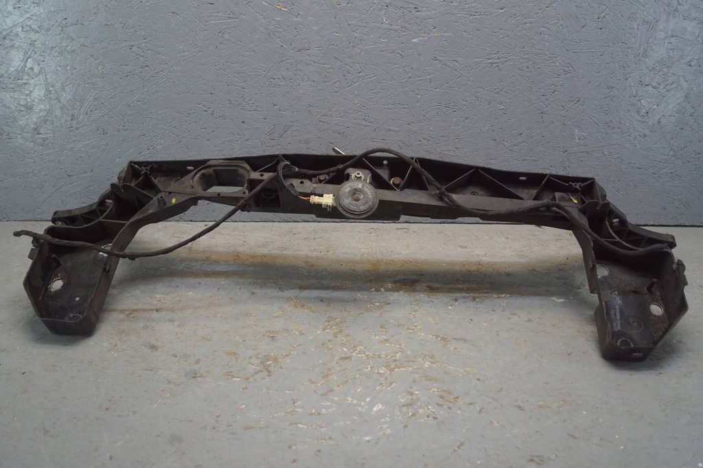 фото №12, Pas передний верхний усилитель renault clio iii 8200290143 ż248