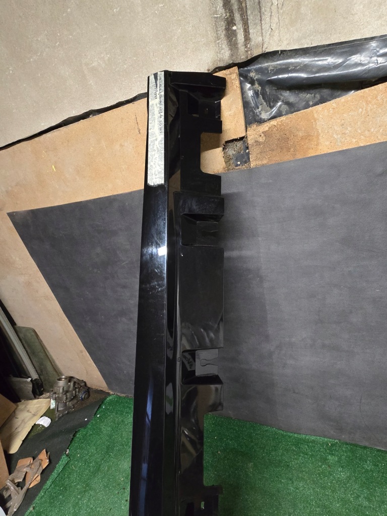 Молдинг порог правый  mercedes gle w167 amg Недорого