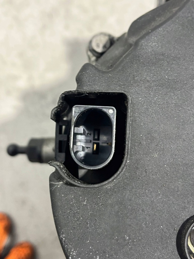 Генератор bmw 7 g11 g12 8611280 в Украине