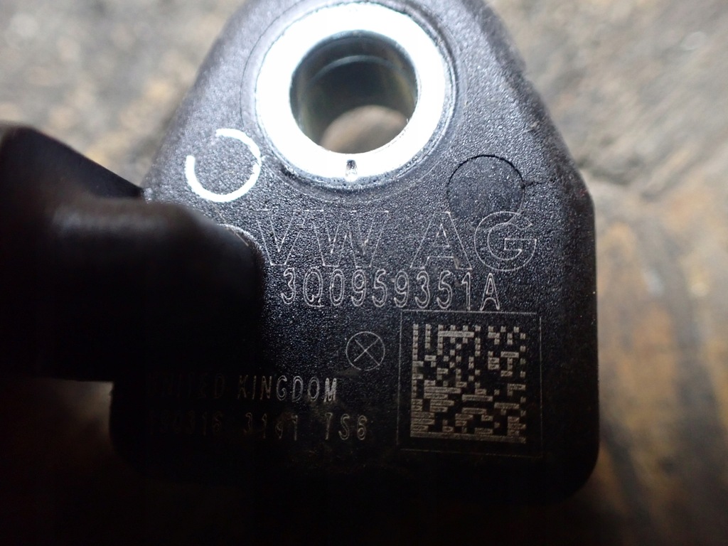 фото №7, Датчик удара vw passat b8 sedan 2016 2.0 eu 3q0959351a 7559