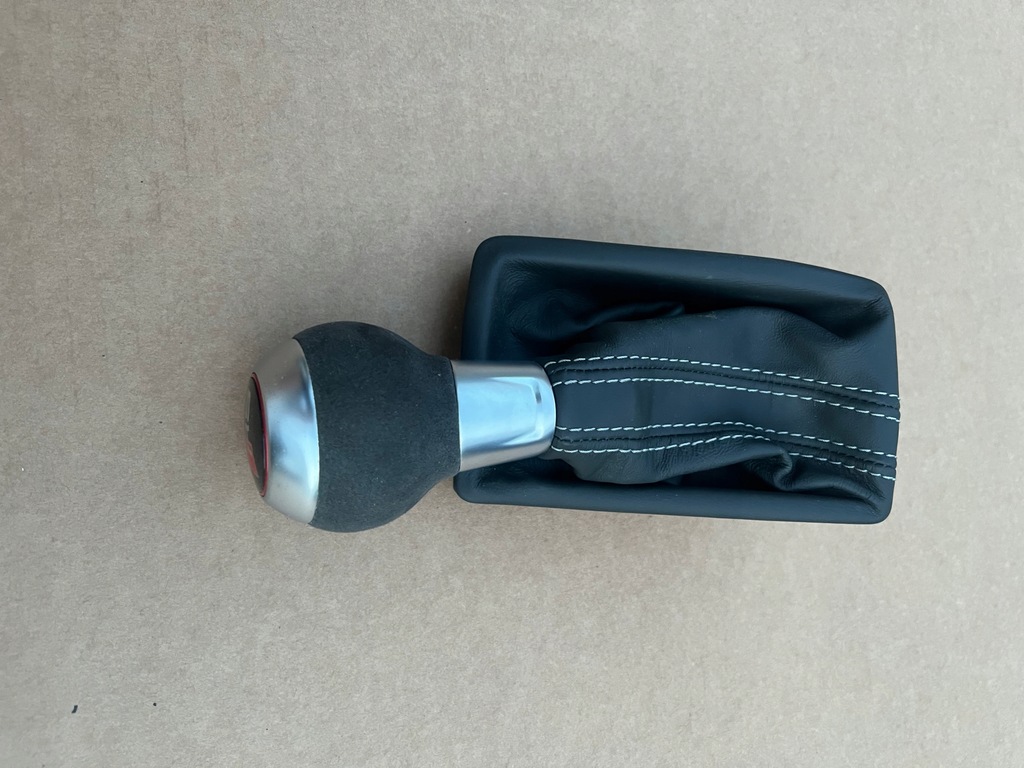 фото №14, Audi rs3 8v lift оригинальная воздуховод ручка кожа alcantara