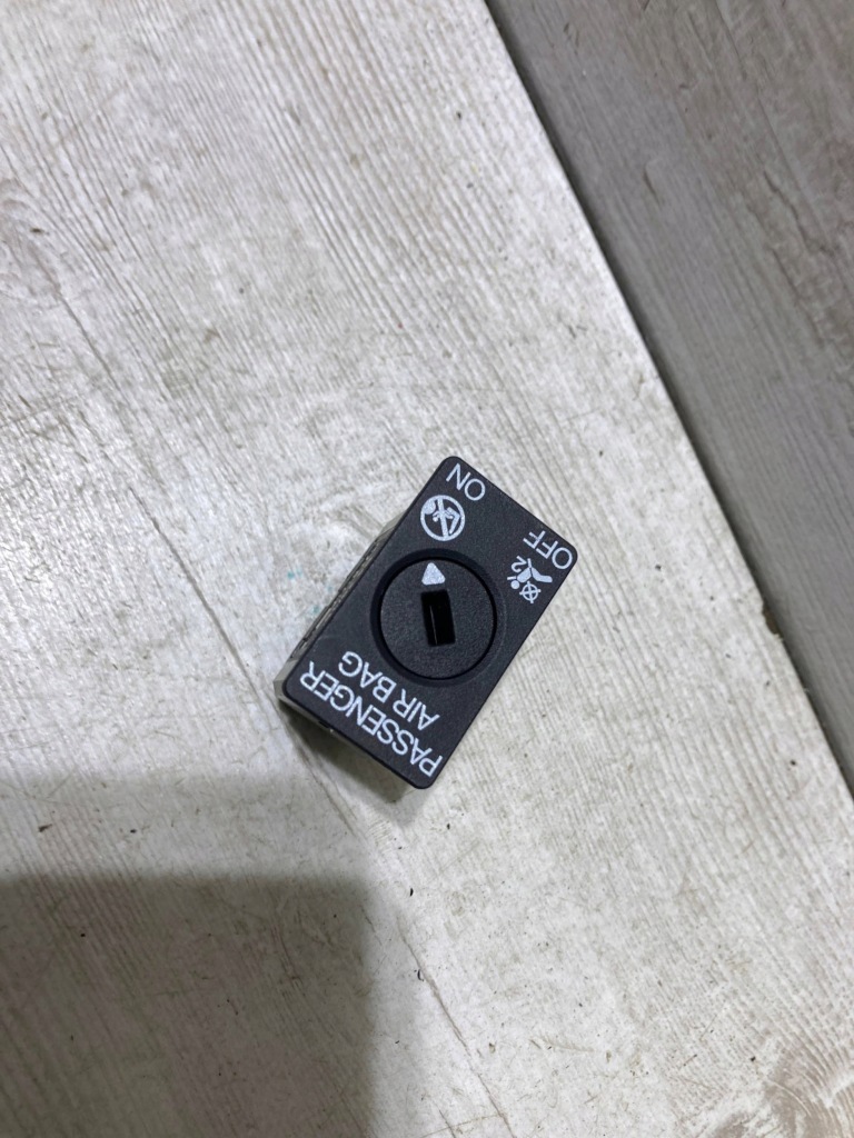 фото №1, Audi a4 s4 b9 2016 переключатель выключатель подушки безопасности