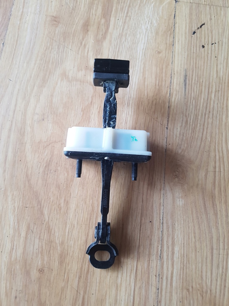 фото №1, Обмежувач двері перед права сторона alfa romeo stelvio