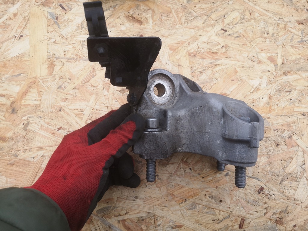 фото №3, Alfa romeo giulia кронштейн двигателя 55272179