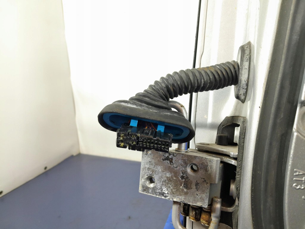 фото №11, Audi a8 d3 long дверь задняя правое ly7w