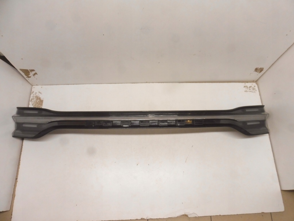 фото №1, Porsche macan 95b lift накладка лампа задняя крышка багажника