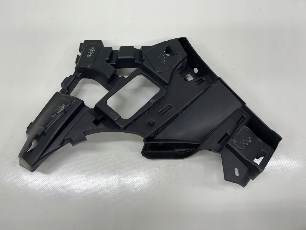 фото №1, Megane iv направляющая бампера левый перед 620439085r