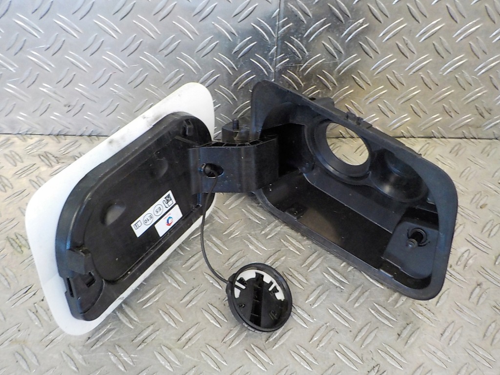 фото №5, Peugeot 3008 1.2 кришка заливної пального