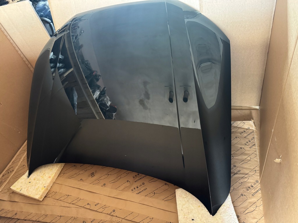 Купити Audi a8 d4 рестайлінг  капот кришка двигуна оригінал  lz9y 2015 r