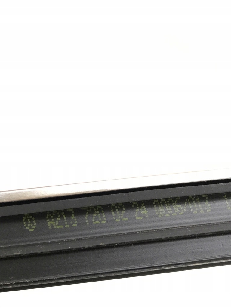 фото №7, Mercedes w213 молдинг уплотнитель перед правый